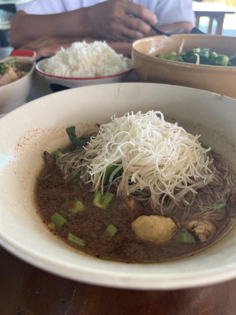 ก๋วยเตี๋ยวเรือลานทัพหลวง